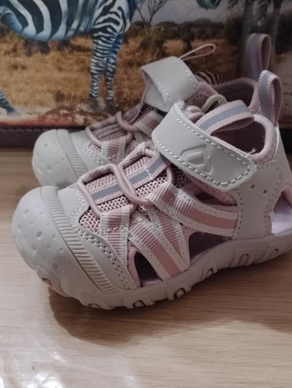 Geox Kids Closed-Toe Sport Sandals in Light Pink and White
